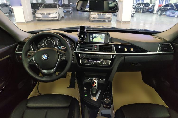 Used BMW 3 Series GT 2018 320i Sport Edition