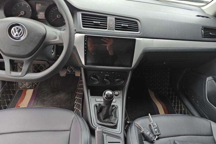 Used Volkswagen Lavida 2015 1.6L Manual Fashion Edition
