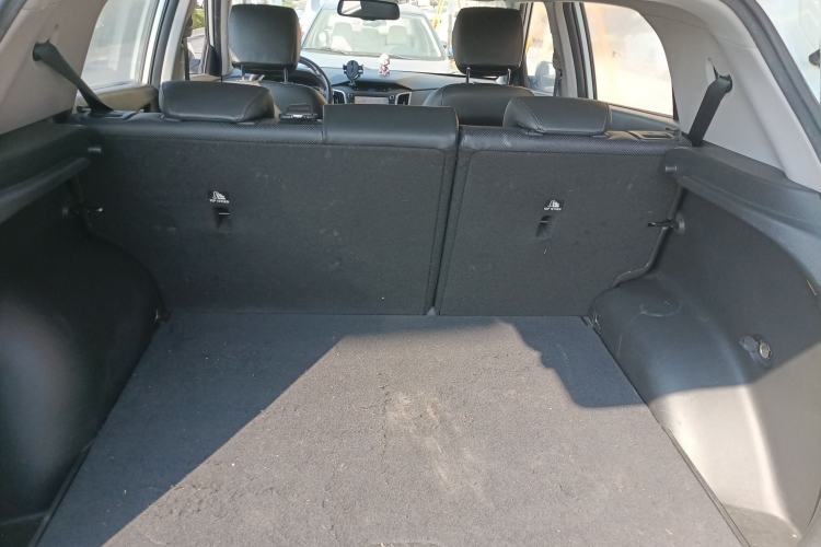 Used Hyundai ix25 2015 1.6L Automatic Two-Wheel-Drive Deluxe DLX Model