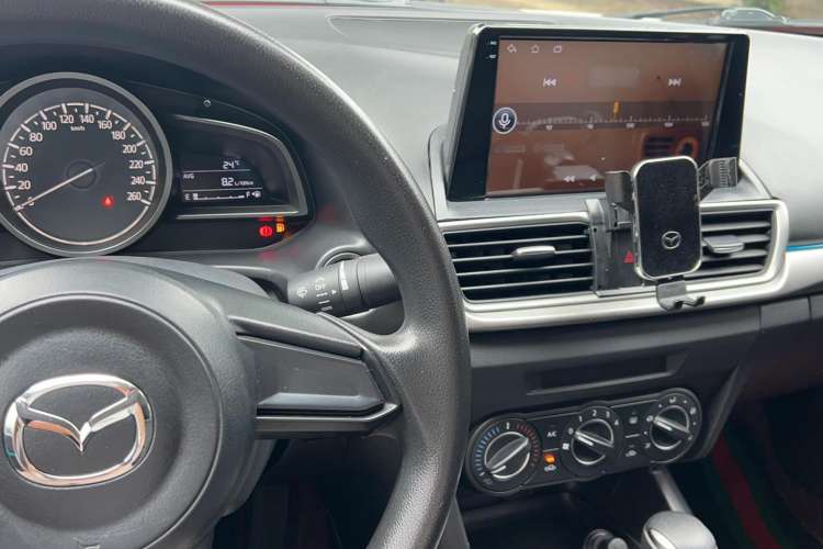 Used Mazda Mazda 3 Axela 2017 Sedan 1.5L Automatic Comfort Model Emission Standard China V
