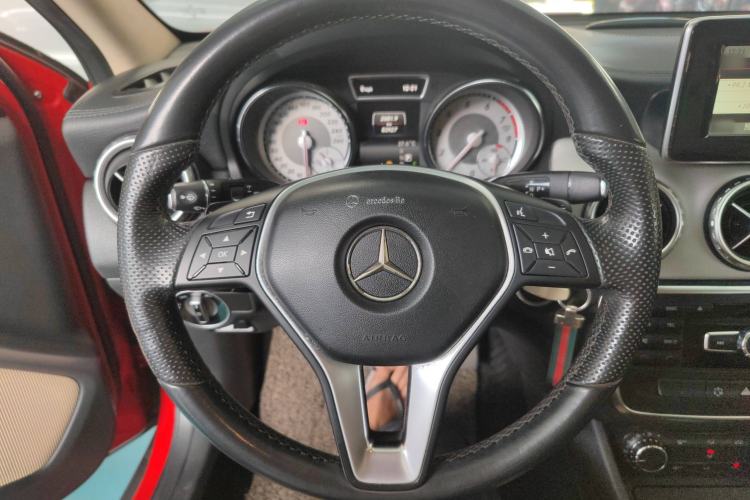 Used Mercedes-Benz GLA 2015 GLA 200 Fashion Model