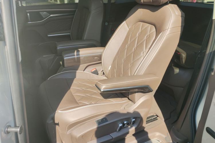 Used Volkswagen Viloran 2020 380TSI Prestige Edition
