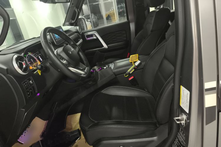 Used  BJ40 2023 2.0T Automatic Four-Wheel Drive Ring of the Tower Champion Edition
