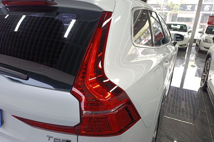 Used Volvo XC60 2021 T5 4x4 Smart Luxury Edition