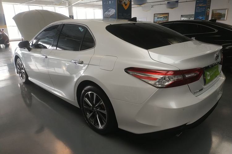 Used Toyota Camry 2021 2.0G Luxury Edition
