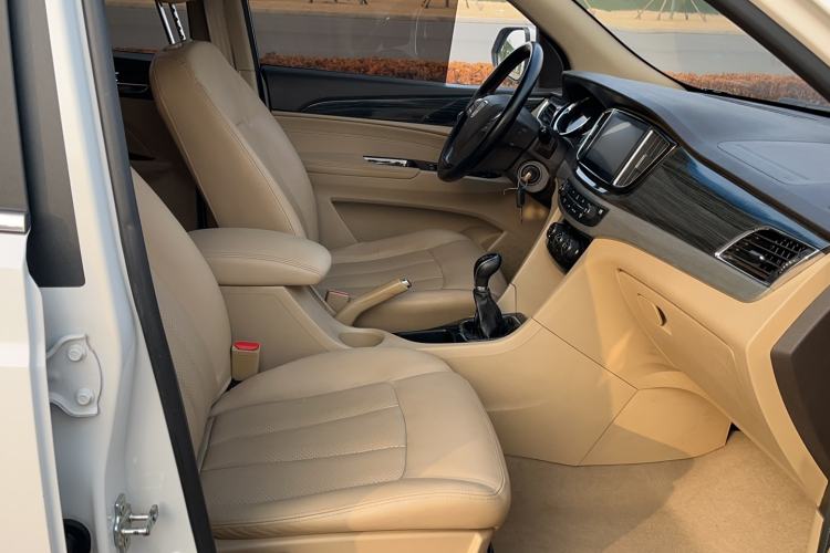 Used Baojun 730 2016 1.5L Manual Comfort Version 7 Seats China V Emission Standard