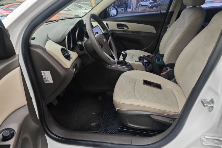 Used Chevrolet Cruze 2015 1.5L Classic SE MT
