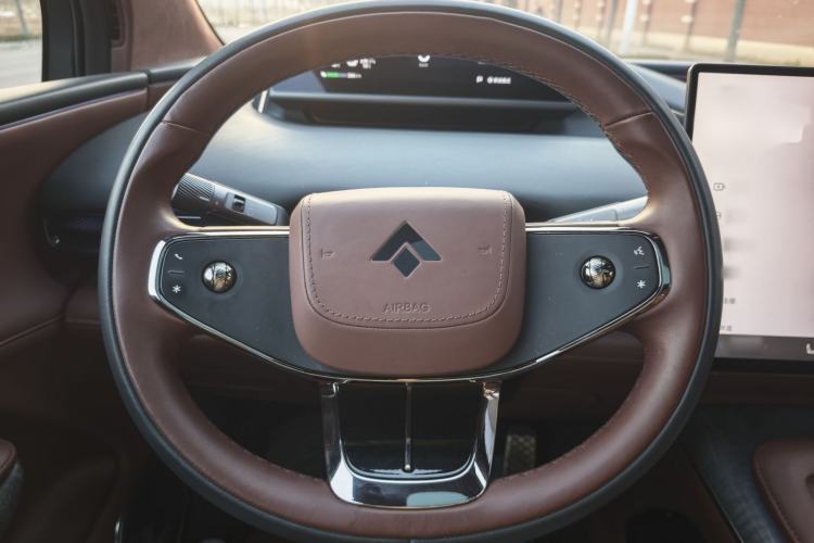 Used  HL 2025 700 Ultra Six-Seater All-Wheel-Drive LiDAR Version
