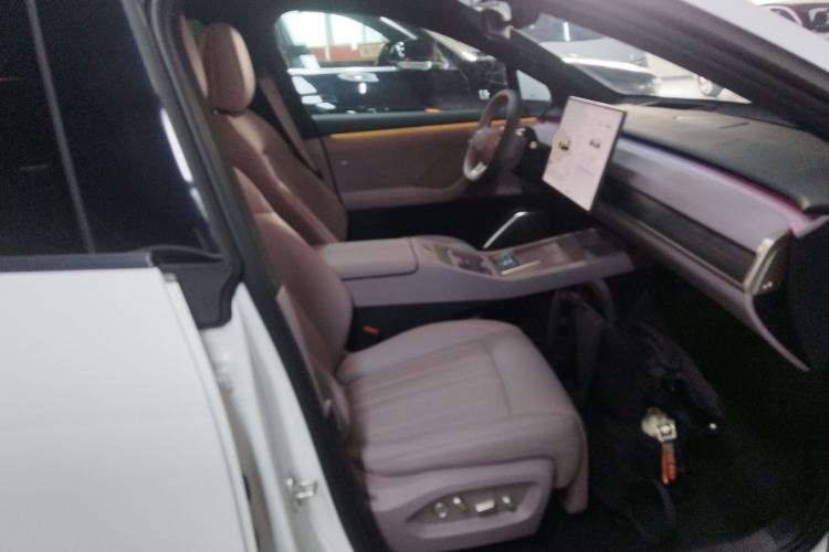 Used ONVO L60 2024 85 kWh Rear-Drive Version