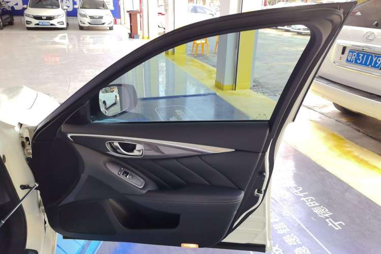 Used Infiniti Q50L 2016 2.0T Comfort Edition
