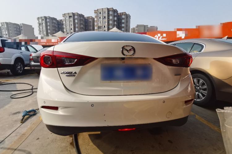 Used Mazda Mazda 3 Axela 2016 Sedan 1.5L Automatic Luxury Model
