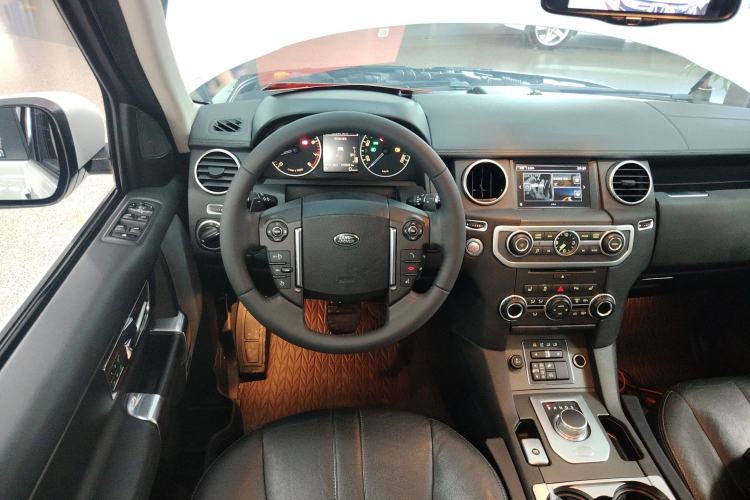 Used Land Rover Discovery 2016 3.0 SC Obsidian Black Heritage Edition SE
