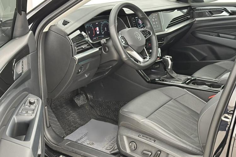 Used Volkswagen Passat 2022 330TSI Starry Luxury Edition Custom Version
