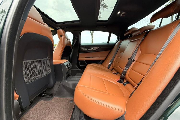 Used Jaguar XEL 2024 2.0T 250 PS R-DYNAMIC S Ebony Black Sport Edition
