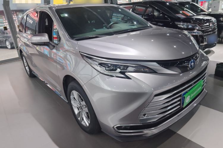 Used Toyota Sienna 2021 2.5L Hybrid Platinum Edition
