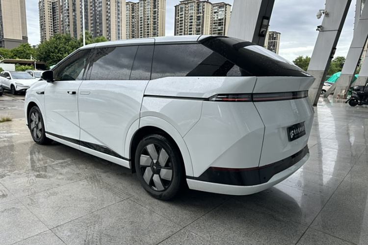 Used XPeng X9 2024 702 Ultra-Long Range Max