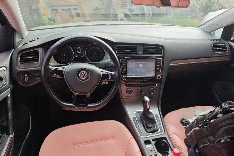 Used Volkswagen Golf 2016 1.6L Automatic Comfort Model
