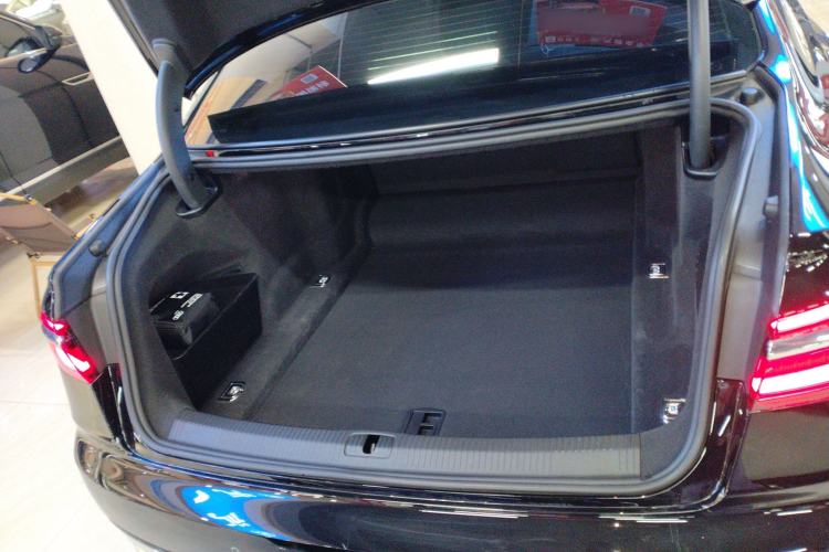 Used Audi A8 2022 A8L 50 TFSI quattro Comfort Edition Collector's Model
