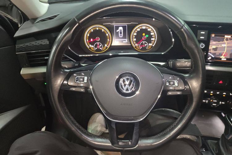 Used Volkswagen Passat 2019 330TSI Elite Edition China VI
