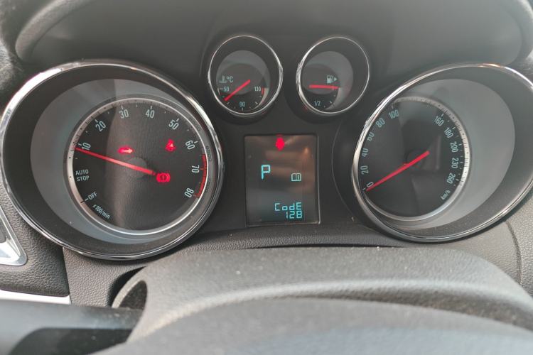 Used Buick Encore 2015 1.4T Automatic Two-Wheel Drive Urban Elite Version
