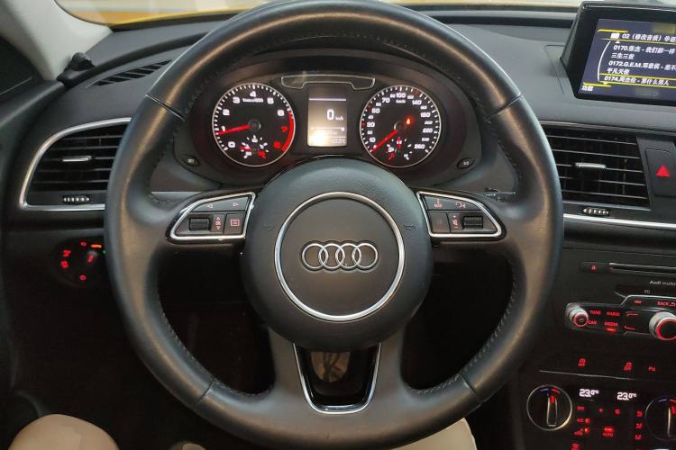 Used Audi Q3 2016 35 TFSI Fashion Model
