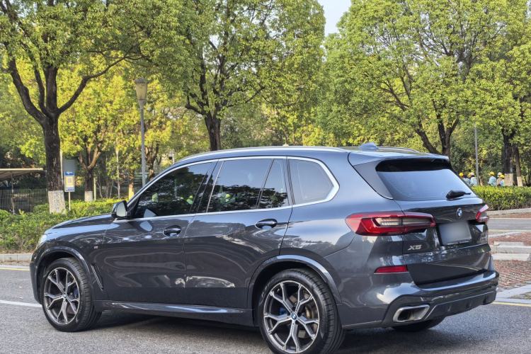 Used BMW X5 2019 xDrive40i Luxury Model with M Sport Package
