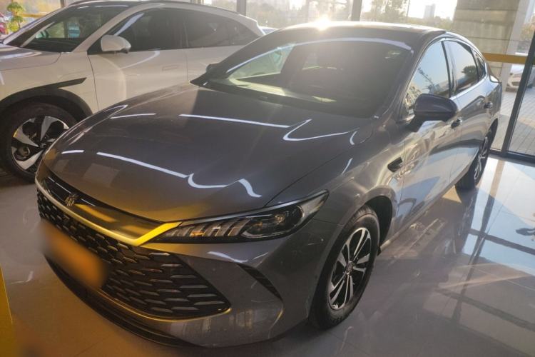 Used BYD Qin PLUS 2025 DM-i Smart Drive 120KM Superior Model
