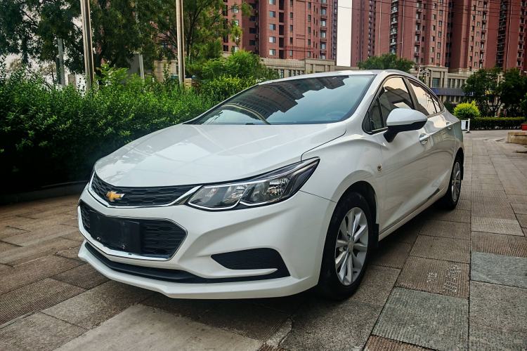 Used Chevrolet Cruze 2018 320 Automatic Pioneer Sunroof Edition
