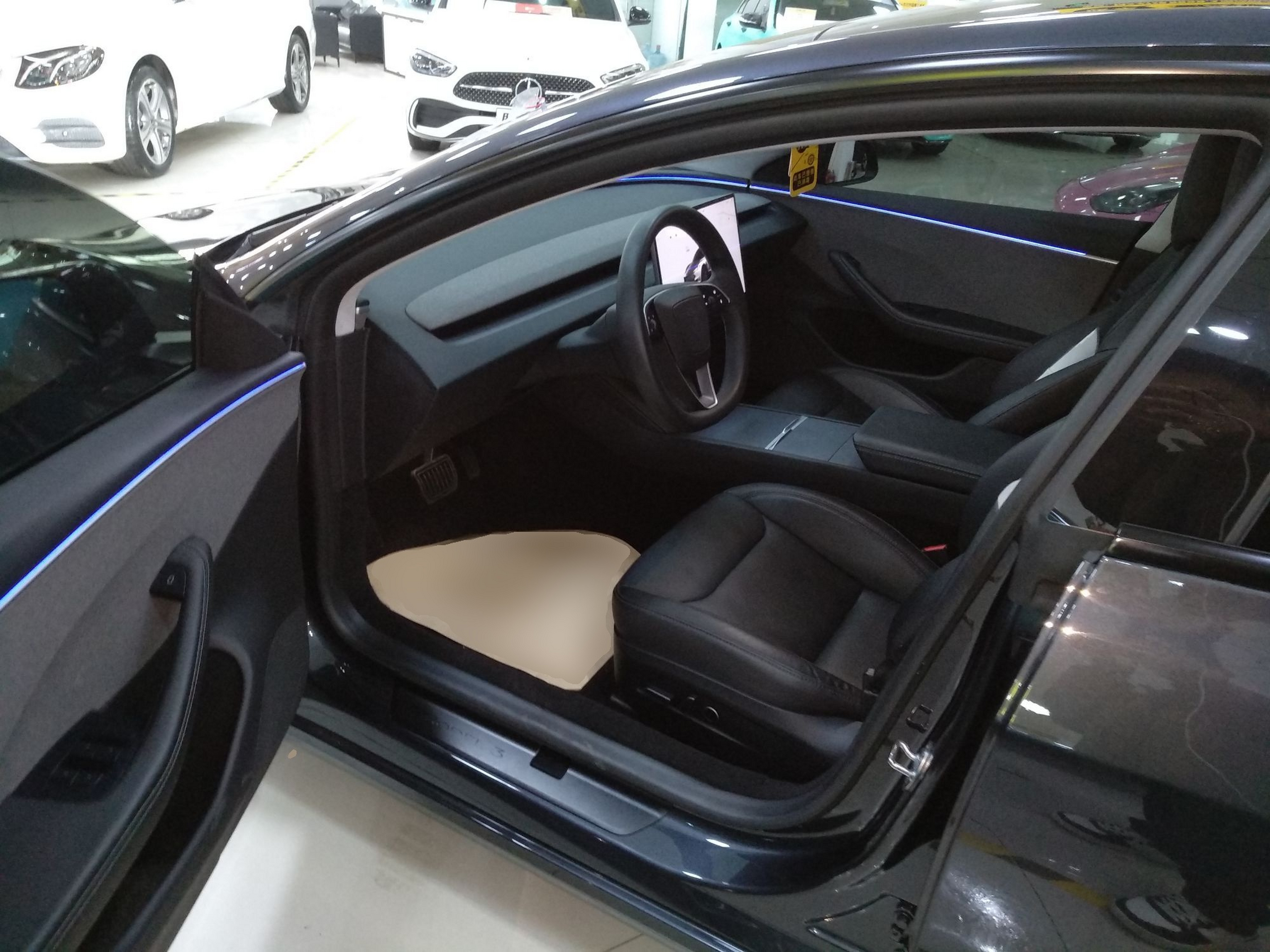 المقاعد الأمامية داخل السيارة