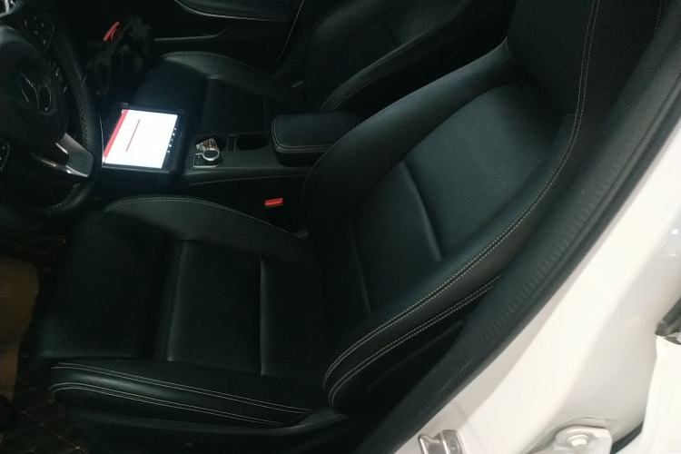 Used Mercedes-Benz GLA 2017 GLA 220 4MATIC Fashion Model
