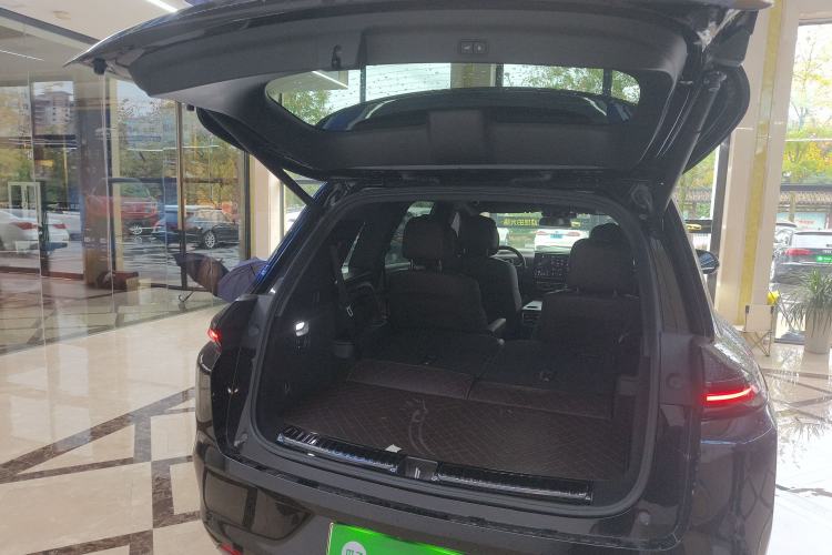 Used Li Auto L8 2023 Pro Model
