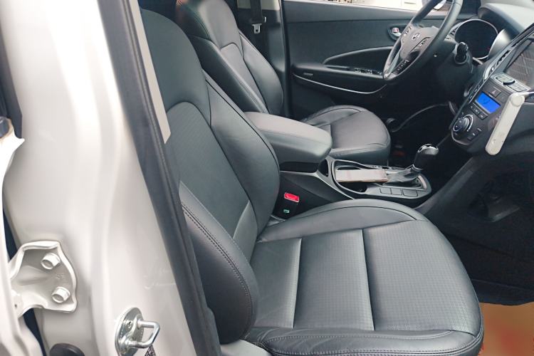 Used Hyundai Santa Fe 2013 2.4L Automatic Two-Wheel Drive Smart Version
