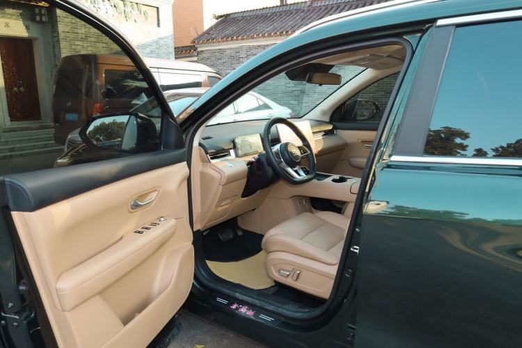 Used  E5 PLUS 2025 165 km Long-Range Travel Custom Edition 7 Seats
