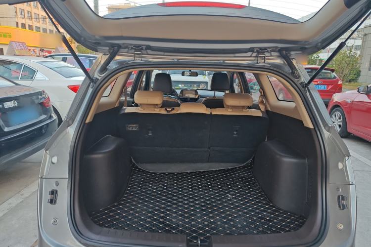 Used Baojun 310W 2017 1.5L Manual Fashion Model China V
