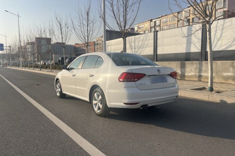 Used Volkswagen Lavida 2015 1.6L Manual Fashion Edition