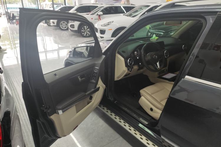 Used Mercedes-Benz GLK-Class 2013 GLK 300 4MATIC Dynamic Sunroof Model