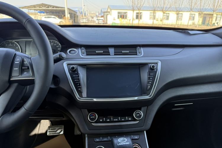 Used Land X7 2015 2.0T Panoramic Prestige Edition