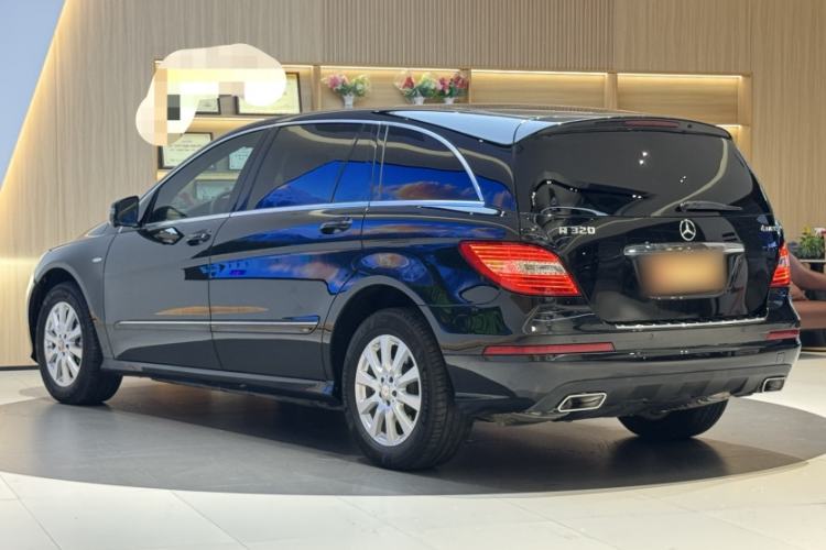 Used Mercedes-Benz R-Class 2017 R 320 4MATIC Business Edition Prestige Model
