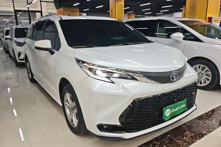 Used Toyota Sienna 2023 2.5L Hybrid Comfort Edition
