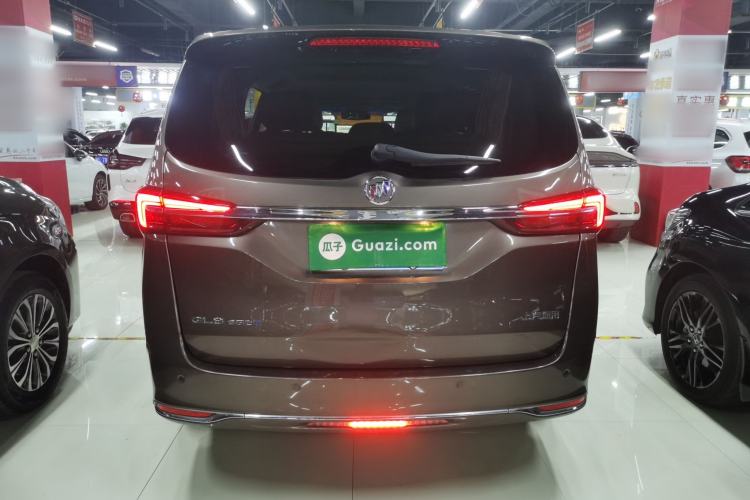 Used Buick GL8 2023 Land Executive Class Comfort Model
