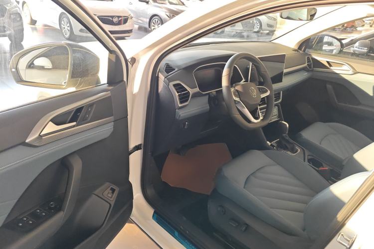 Used Volkswagen Tharu 2024 300TSI Two-Wheel-Drive Moon Luxury Edition
