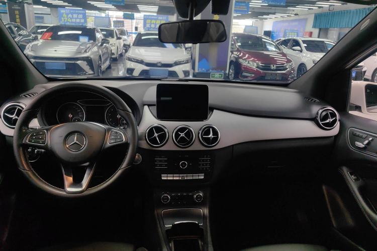 Used Mercedes-Benz B-Class 2017 B 200 Fashion Model
