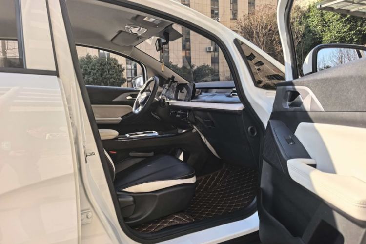 Used Geometry E Firefly 2024 401km Starlight
