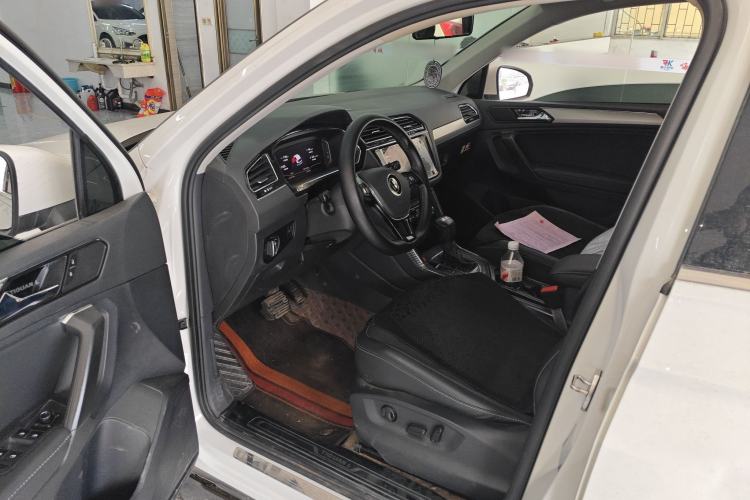 Used Volkswagen Tiguan L 2021 330TSI Automatic Two-Wheel Drive Smart Edition
