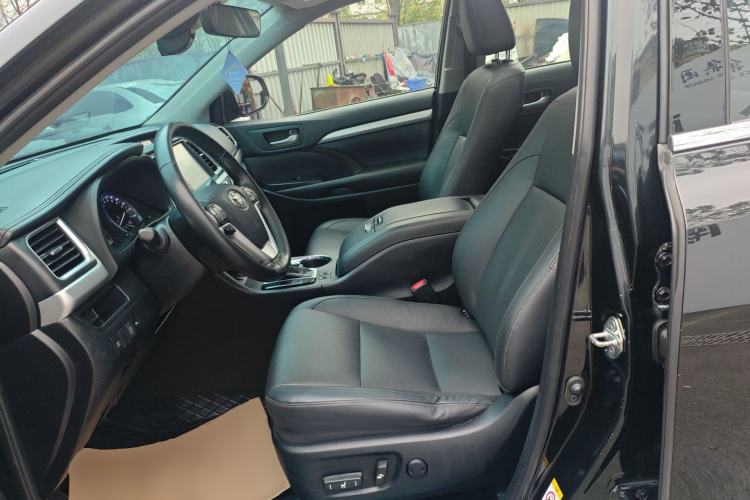 Used Toyota Highlander 2018 2.0T Four-Wheel Drive Luxury Version 7 Seats China VI Standard