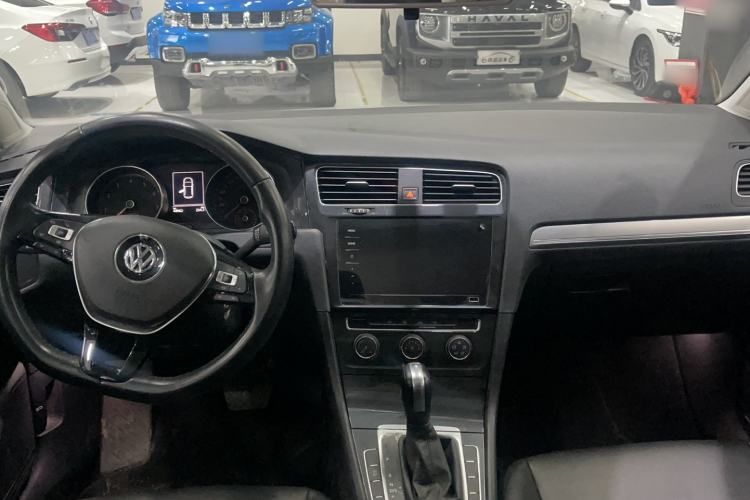 Used Volkswagen Golf 2019 200TSI DSG Comfort & Ambition Edition China VI Standard
