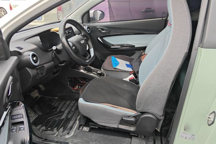 Used Chery Little Ant 2022 Sweet Pink Edition Half-Sugar Version Lithium Iron Phosphate 29.2 kWh 30 kW 301 km