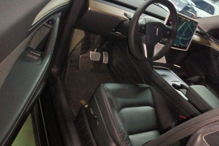 Used Tesla Model Y 2021 Standard Range Rear-Wheel Drive Version
