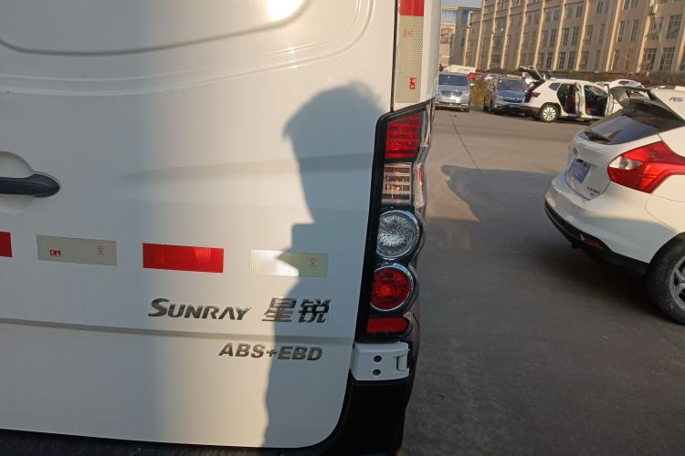 Used  Sunray 2021 2.0T Fuel-Efficient King Logistics Van Long Wheelbase D20TCIF1