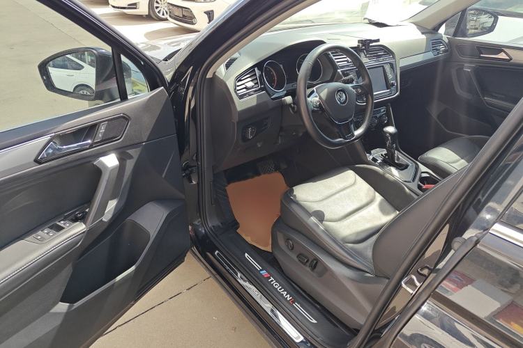 Used Volkswagen Tiguan L 2018 330TSI Automatic Two-Wheel Drive Luxury Edition
